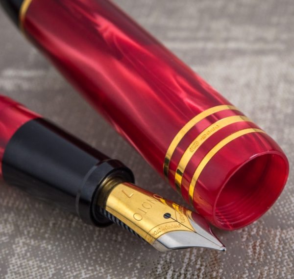 Onoto Magna Classic Burgundy Pearl & Gold Fittings fountain pen-9878