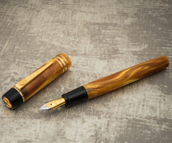 Onoto Magna Classic Gold Pearl & Gold Fittings fountain pen-9867